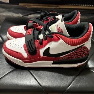 Jordan Legacy 312 Low (Big Kids) – Great Condition, No Insoles